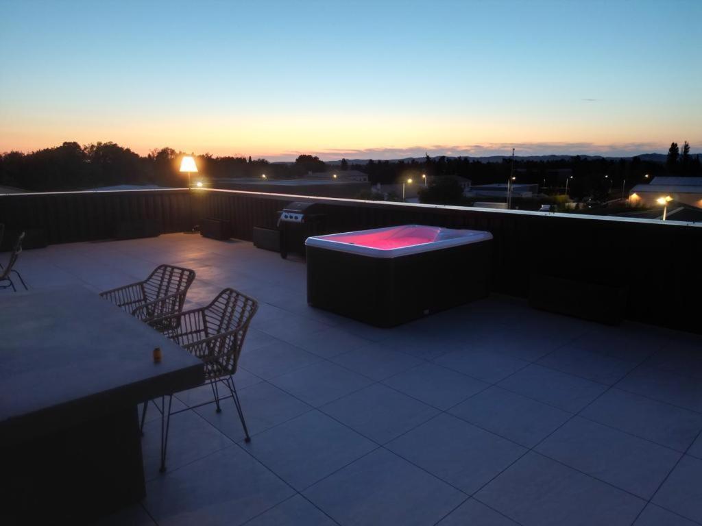 Saint Remy De Provence Roof Top Avec Jacuzzi Luaran gambar